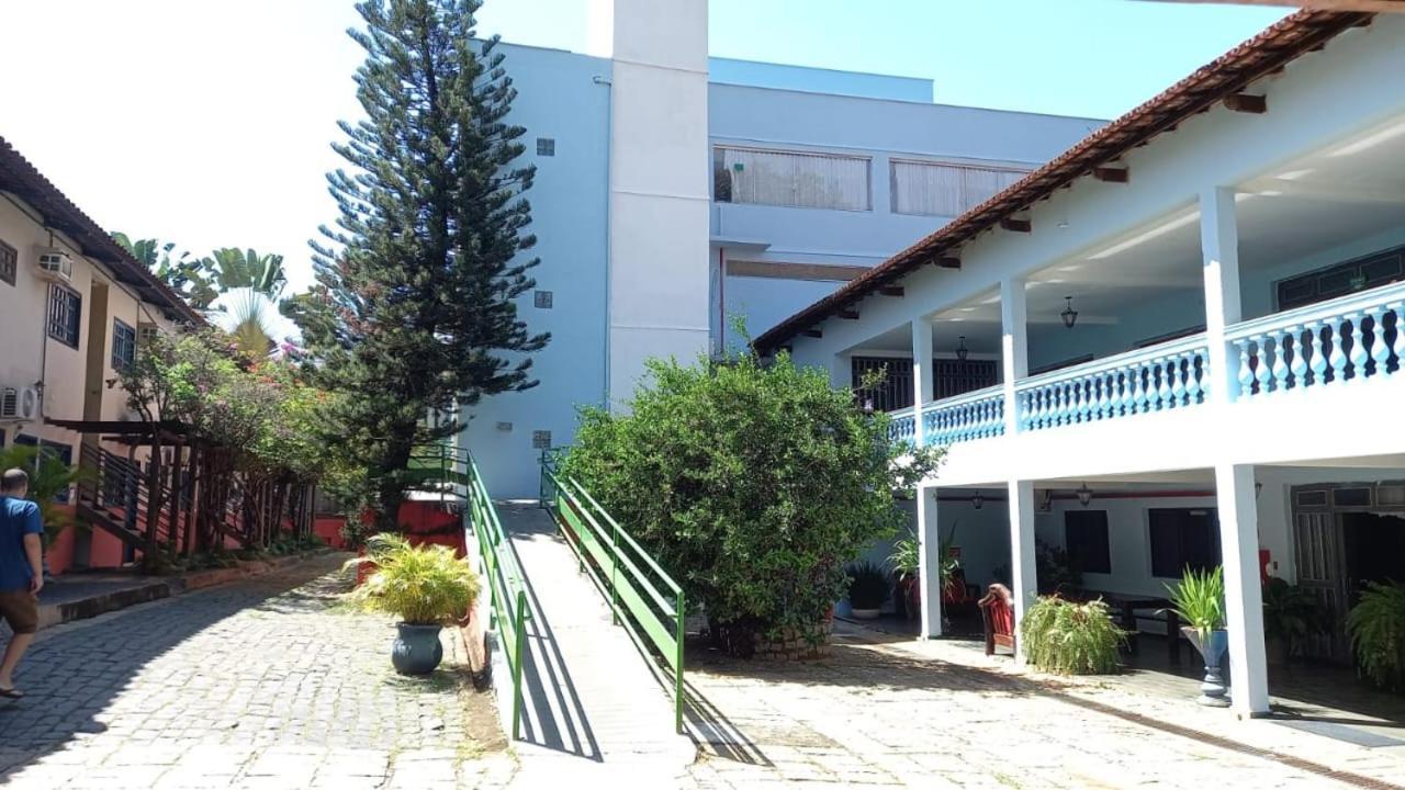 Cr Hotel Bueno - Antigo Hotel Serras De Goyaz ゴイアニア エクステリア 写真 The school's main building