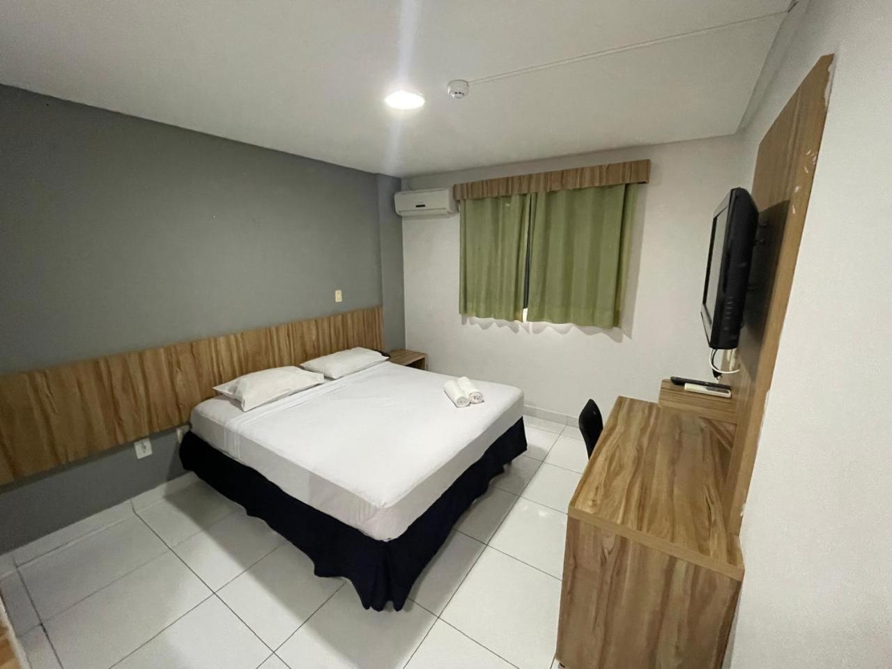 Cr Hotel Bueno - Antigo Hotel Serras De Goyaz ゴイアニア エクステリア 写真