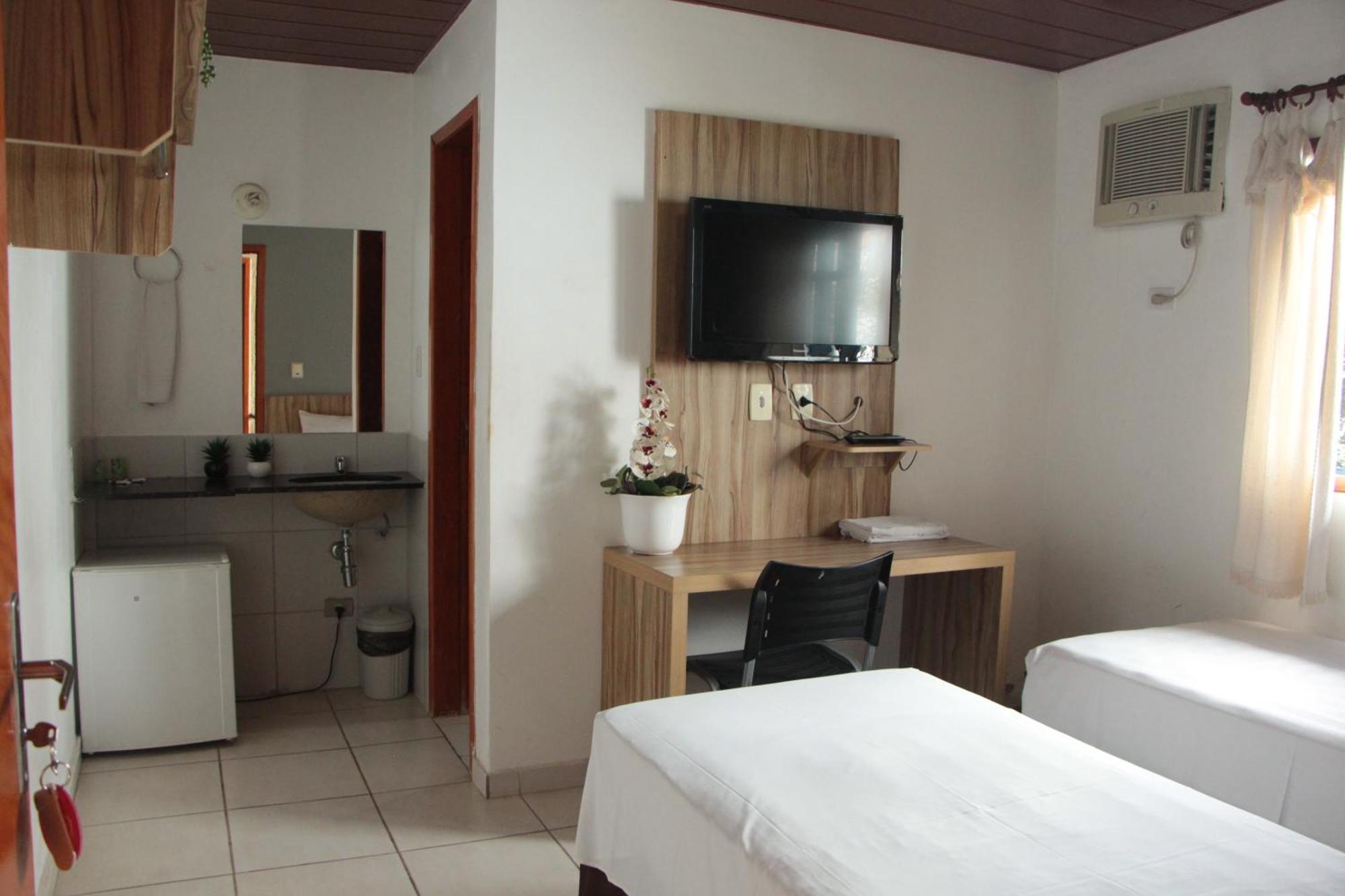 Cr Hotel Bueno - Antigo Hotel Serras De Goyaz ゴイアニア エクステリア 写真