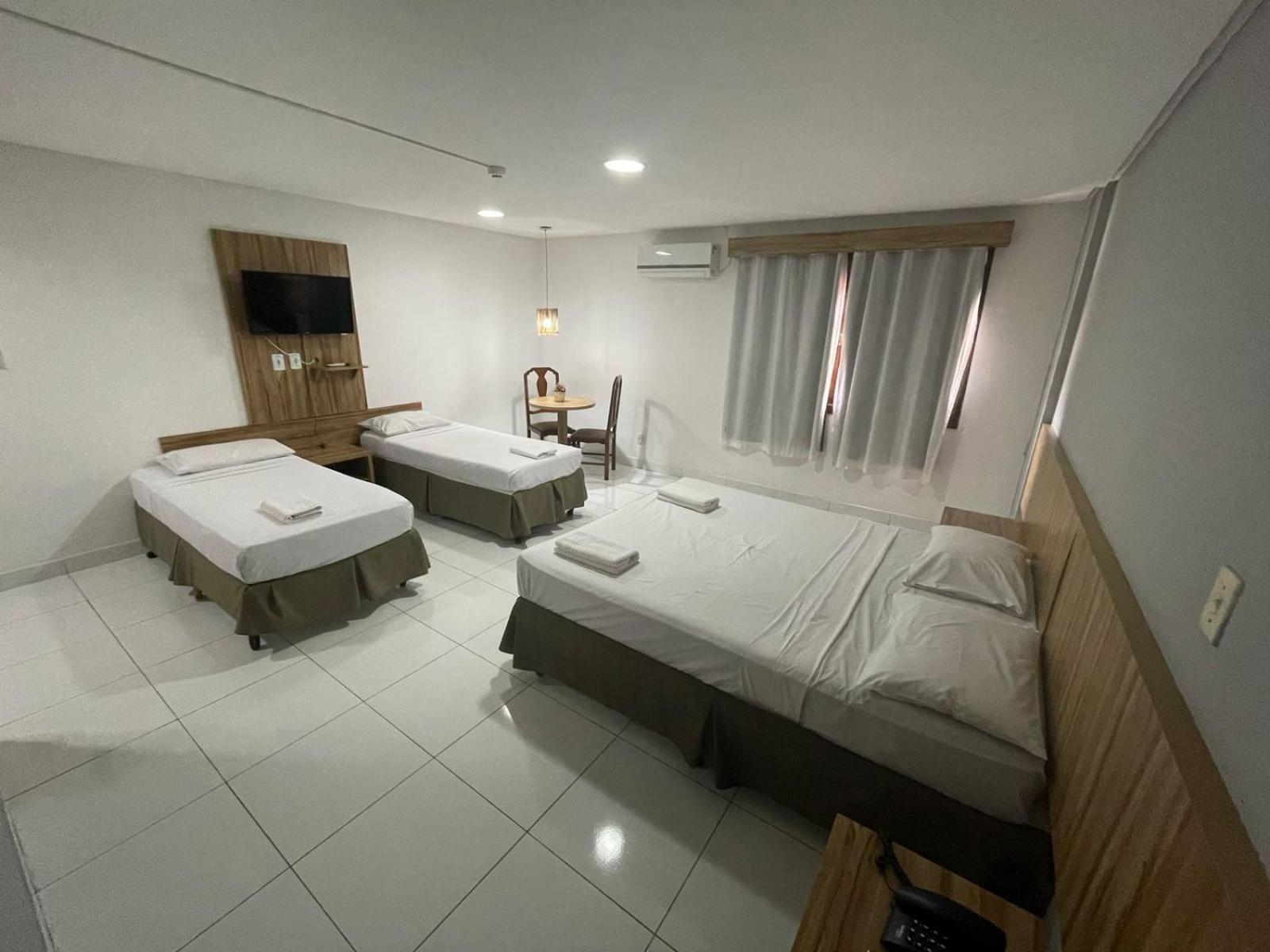 Cr Hotel Bueno - Antigo Hotel Serras De Goyaz ゴイアニア エクステリア 写真 A room at the hotel
