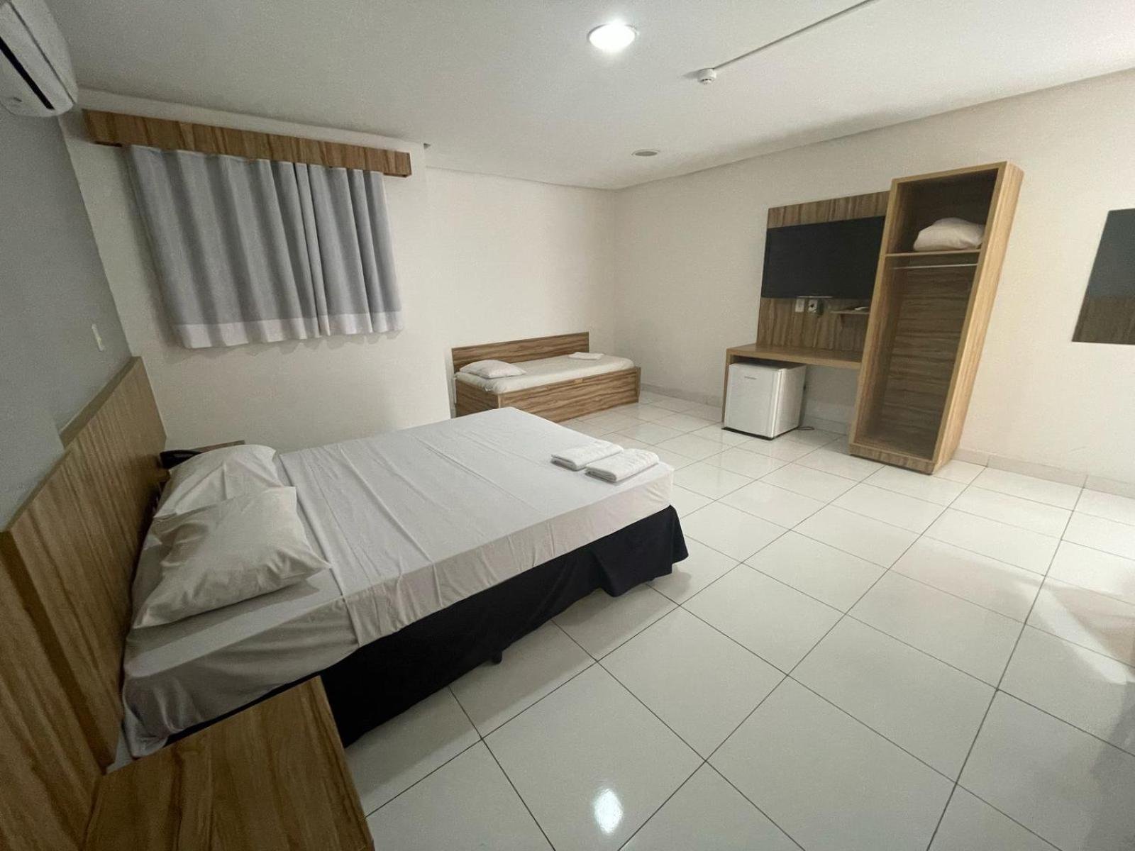 Cr Hotel Bueno - Antigo Hotel Serras De Goyaz ゴイアニア エクステリア 写真 A room at the hotel