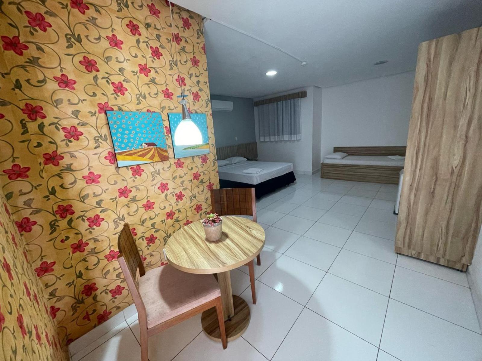 Cr Hotel Bueno - Antigo Hotel Serras De Goyaz ゴイアニア エクステリア 写真 A room at the hotel