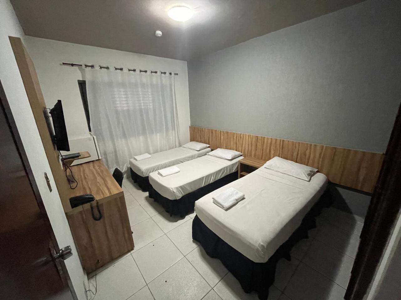 Cr Hotel Bueno - Antigo Hotel Serras De Goyaz ゴイアニア エクステリア 写真 A room at the hotel